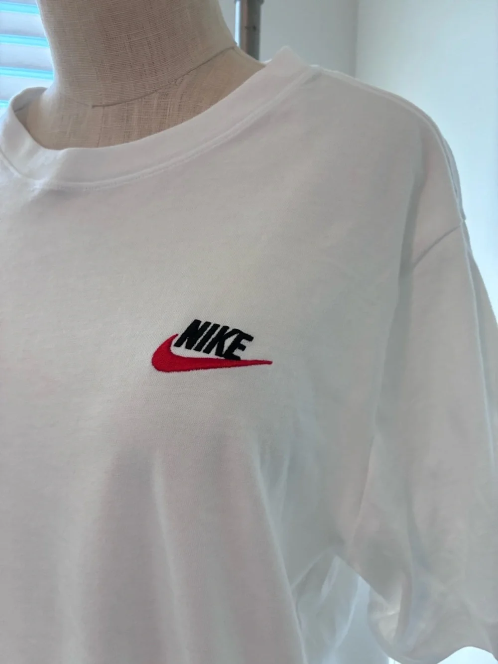 Nike Men’s Sportswear Club Embroidered T-Shirt
